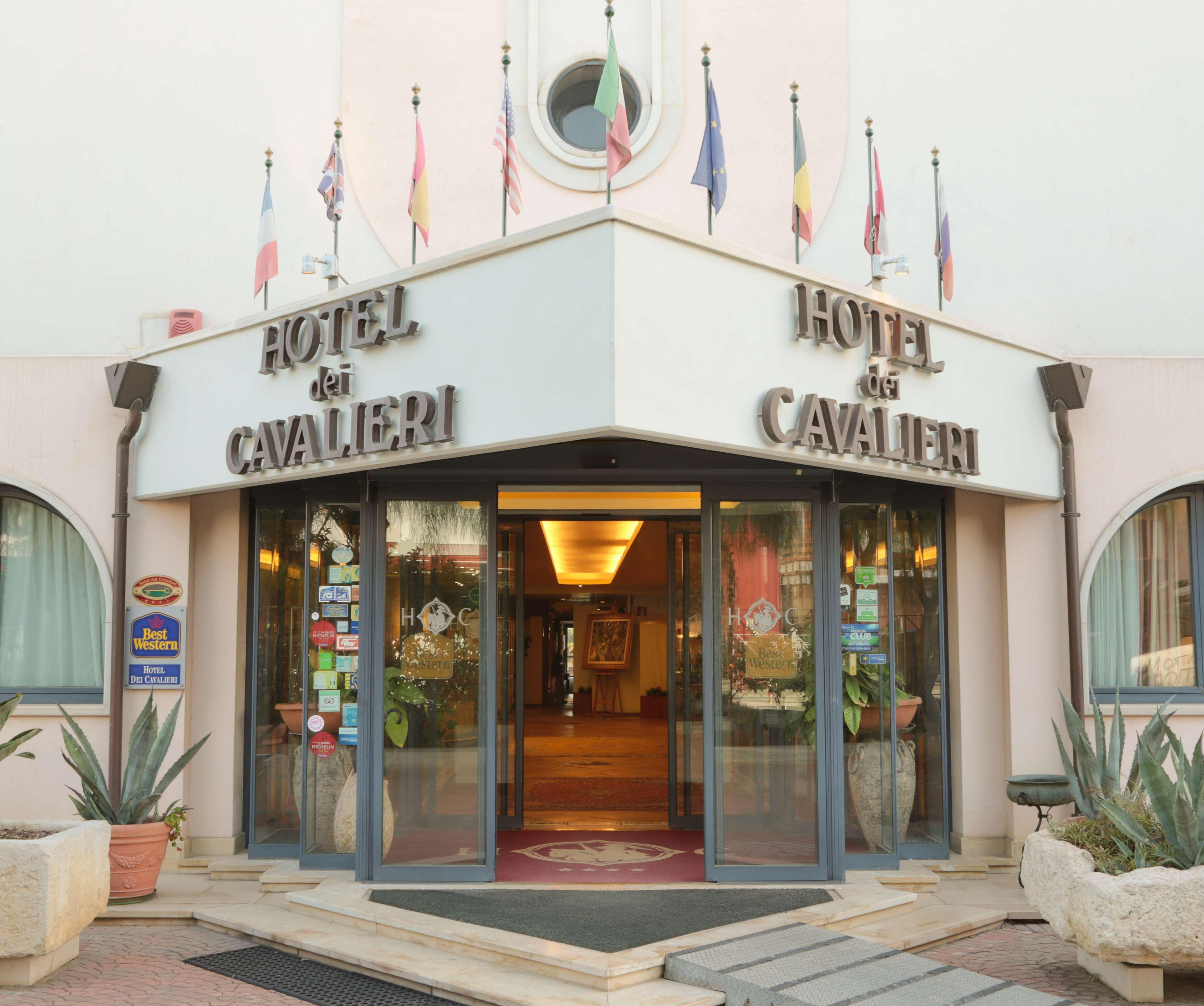 בארלטה Best Western Hotel Dei Cavalieri מראה חיצוני תמונה
